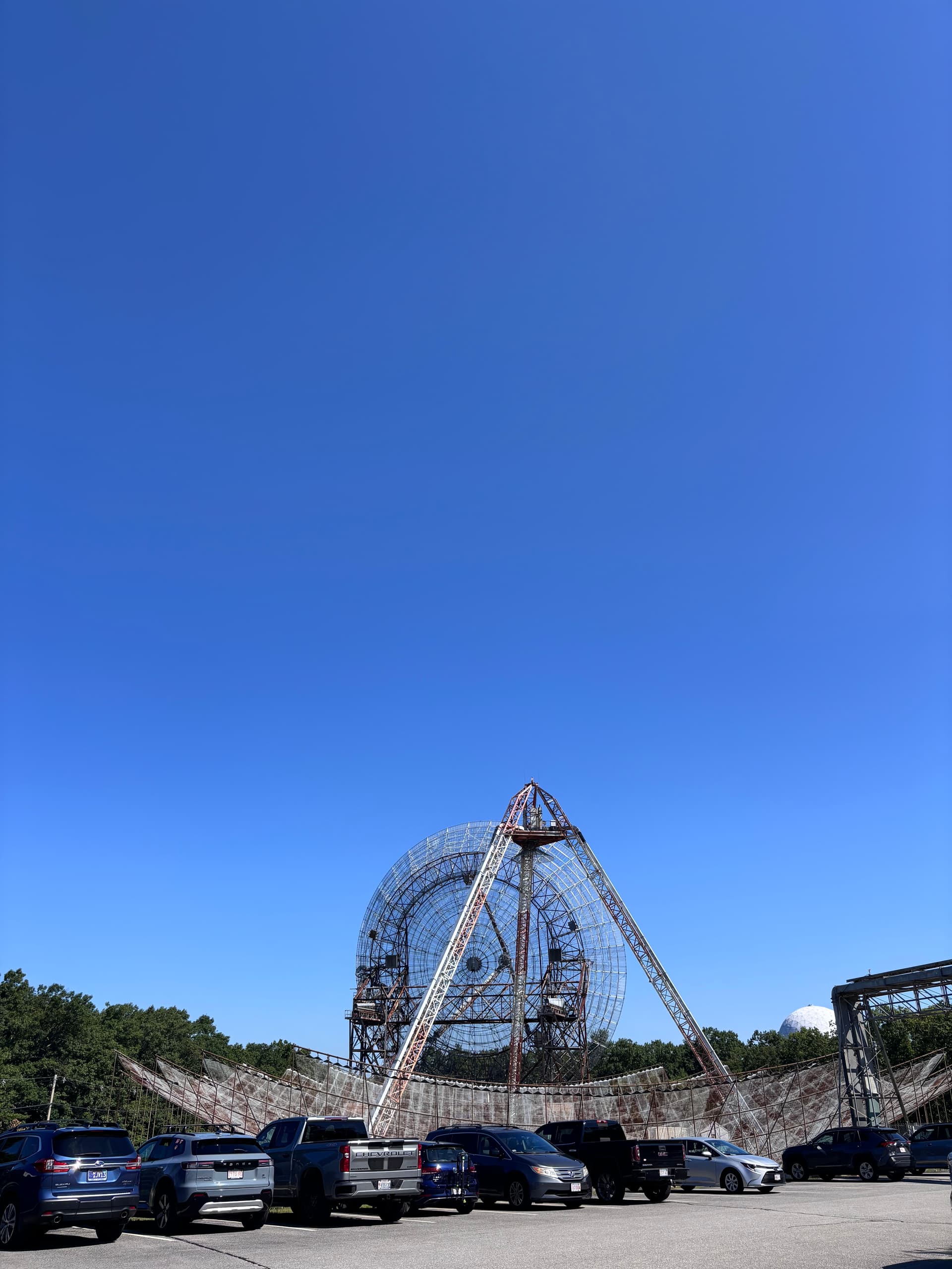 The Millstone steerable antenna